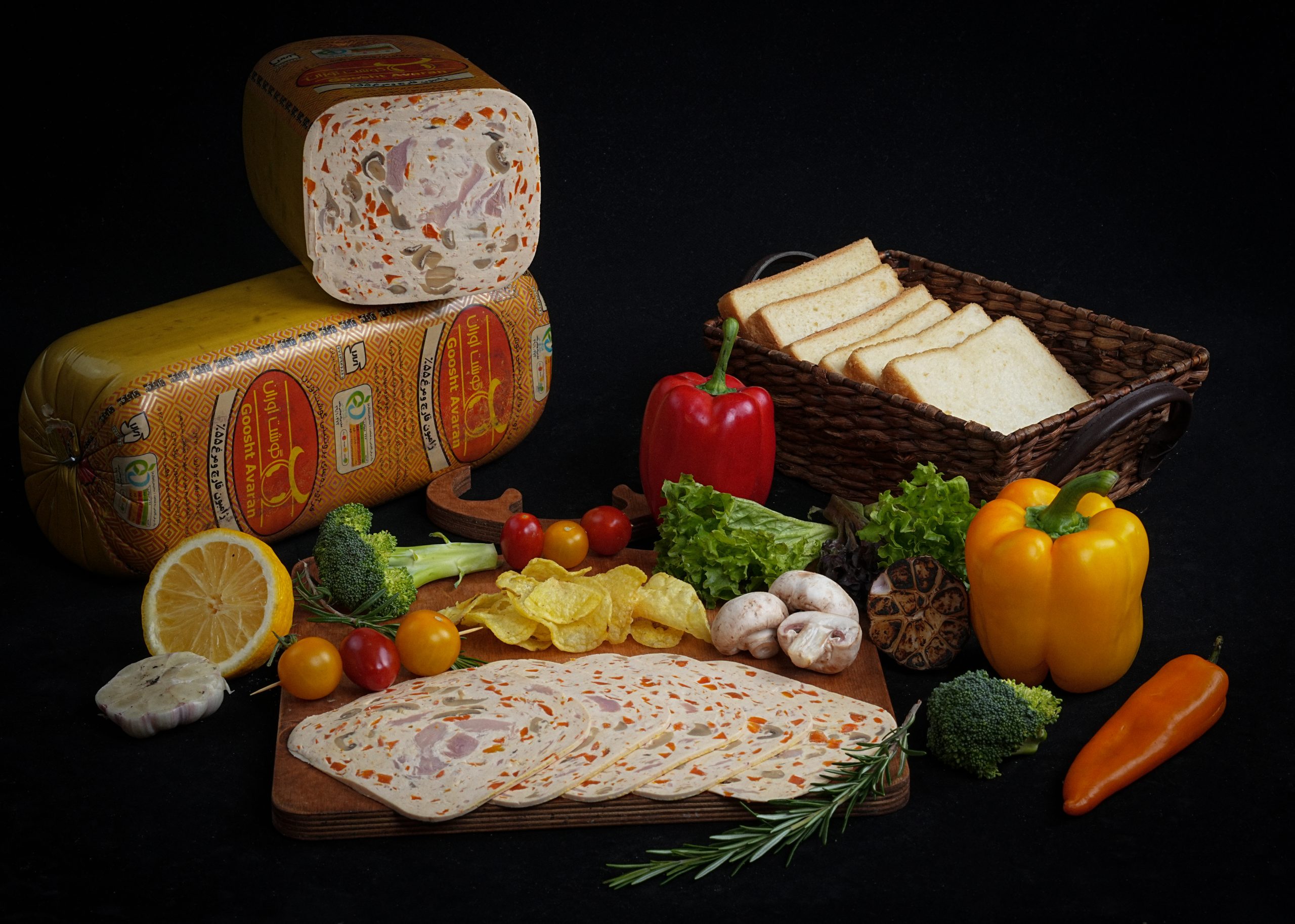 كالباس قارچ ومرغ55% گوشت آوران كالباس قارچ ومرغ55% گوشت آوران